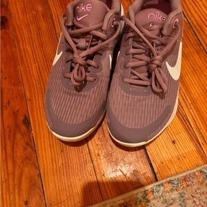 Nike Women's Mauve Sneakers
